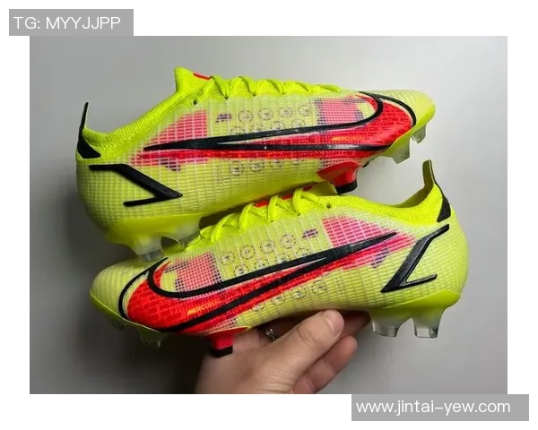 刺客足球鞋与球星的传奇故事 哪些顶级球员曾穿过这双鞋？