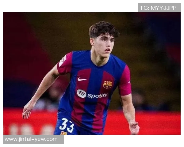 圆脸足球球星的魅力进化史从青涩少年到绿茵场传奇 圆脸足球球星的魅力进化史从青涩少年到绿茵场传奇