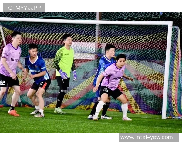 招手足球球星逆风翻盘展现非凡毅力点燃赛场激情时刻