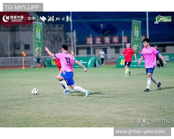 从篮球场到绿茵场 他为何爱上这位足球运动员 从篮球场到绿茵场 他为何爱上这位足球运动员