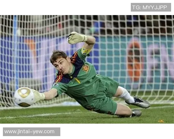 我与足球巨星的亲密接触：一次难忘的足球之旅与心灵碰撞